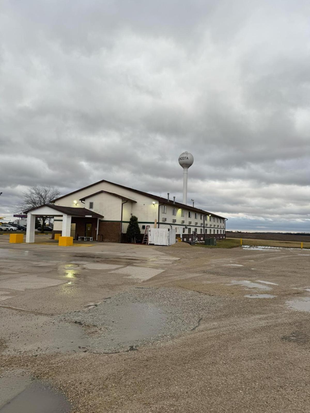 Super 8 By Wyndham I-39 Hotel 2*