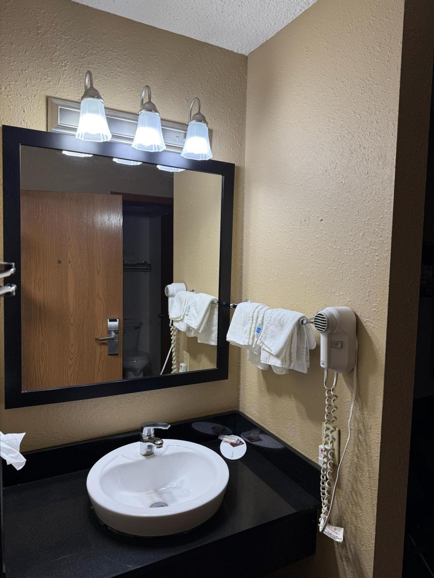 Hotel Super 8 By Wyndham I-39 Mendota