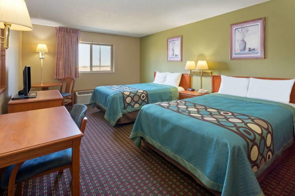 Hotel Super 8 By Wyndham I-39